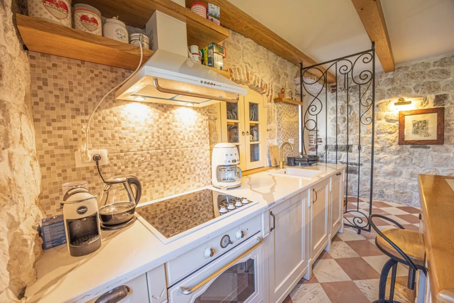 Fully Equipped Kitchen with Modern Appliances