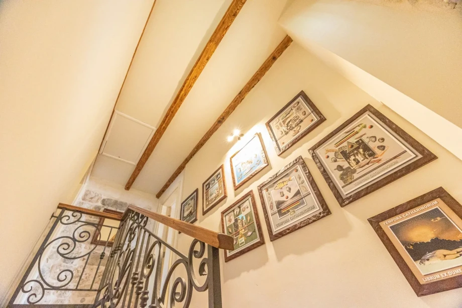 Villa with Nice Details and Elegant Interior Décor