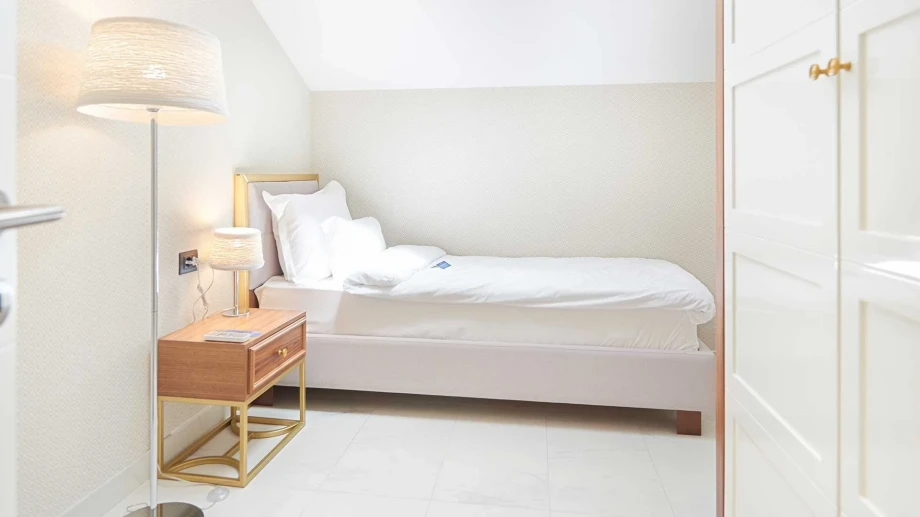 Cozy Bedroom for One Person at Huma Villa