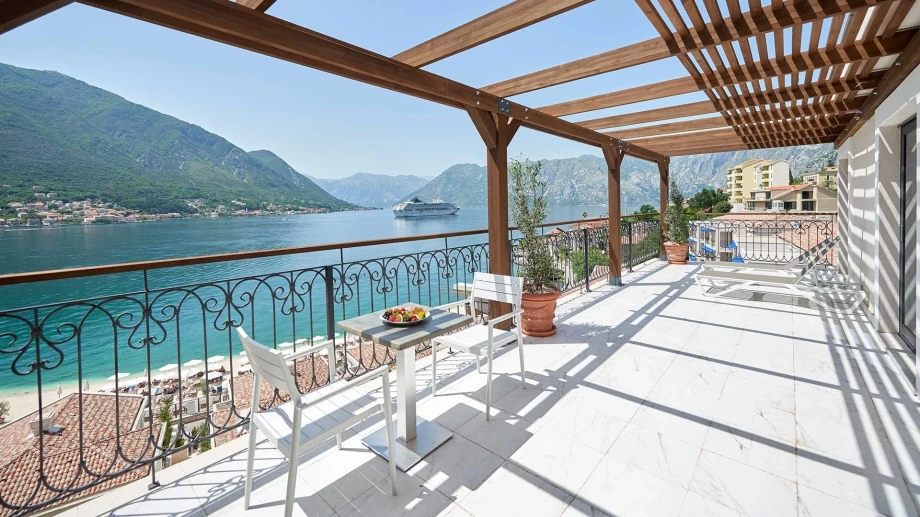Perfect Terrace to Enjoy Stunning Sea Views
