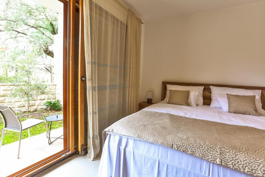 Room with double bed and terrace, Villa Nikolina in Rezevici