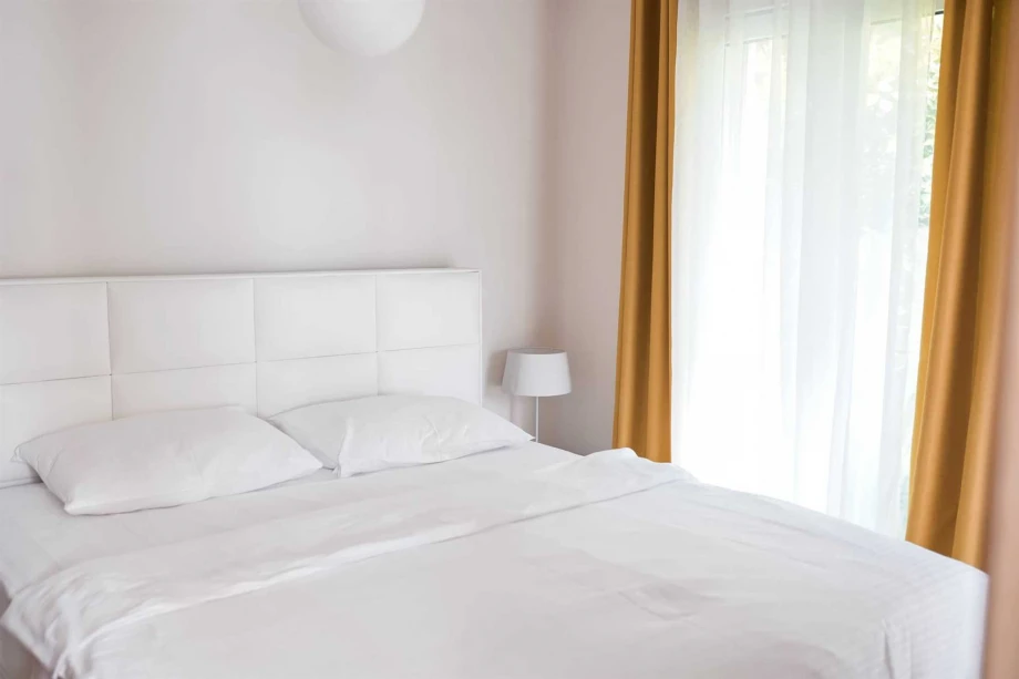 King size bed for two person