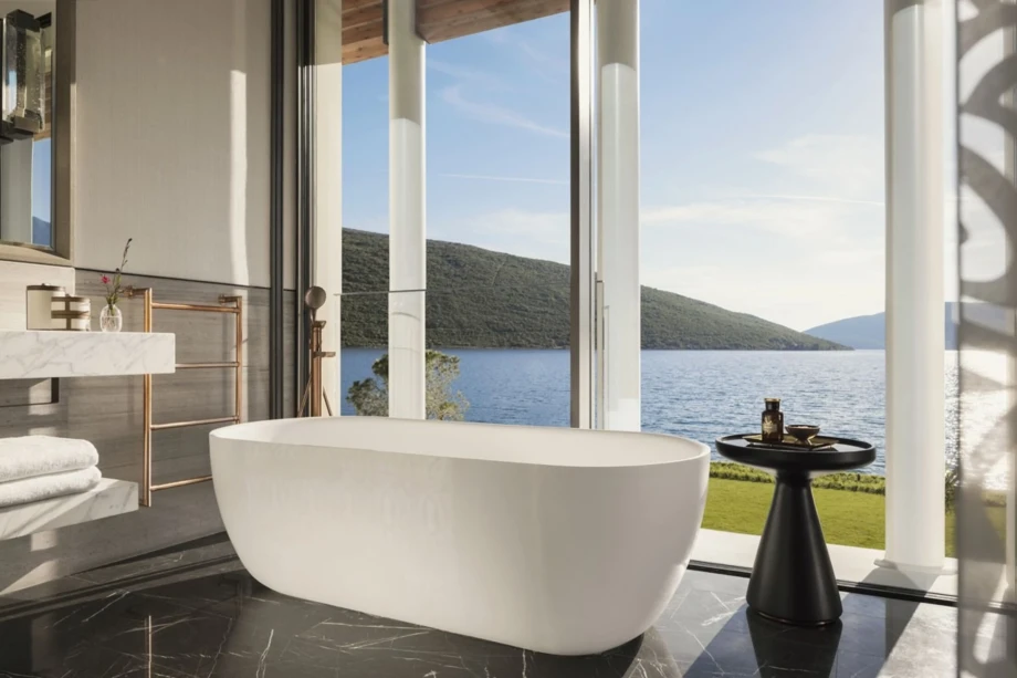 Exclusive bathroom with view