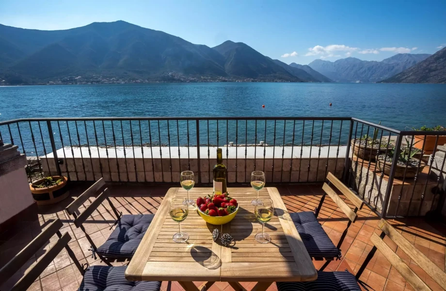 Amazing view villa in Boka Bay