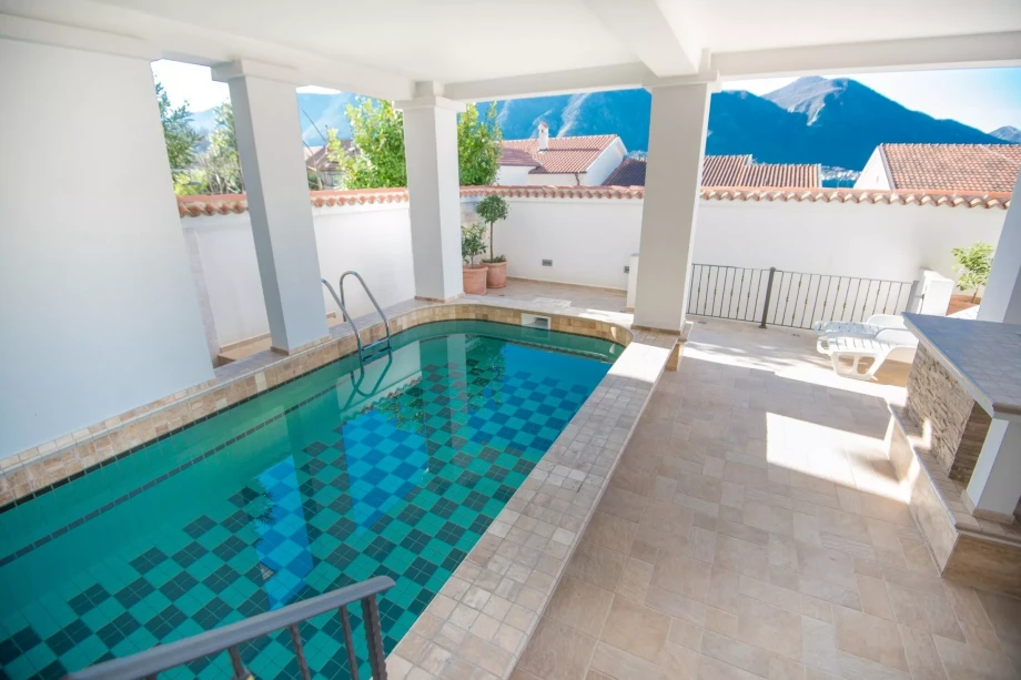 Boka Bay villa with pool