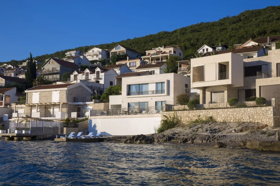 Villa on the Open Sea with Panoramic Views of the Adriatic Coast