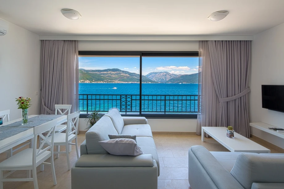 Beachfront Villa Dream with Private Beach