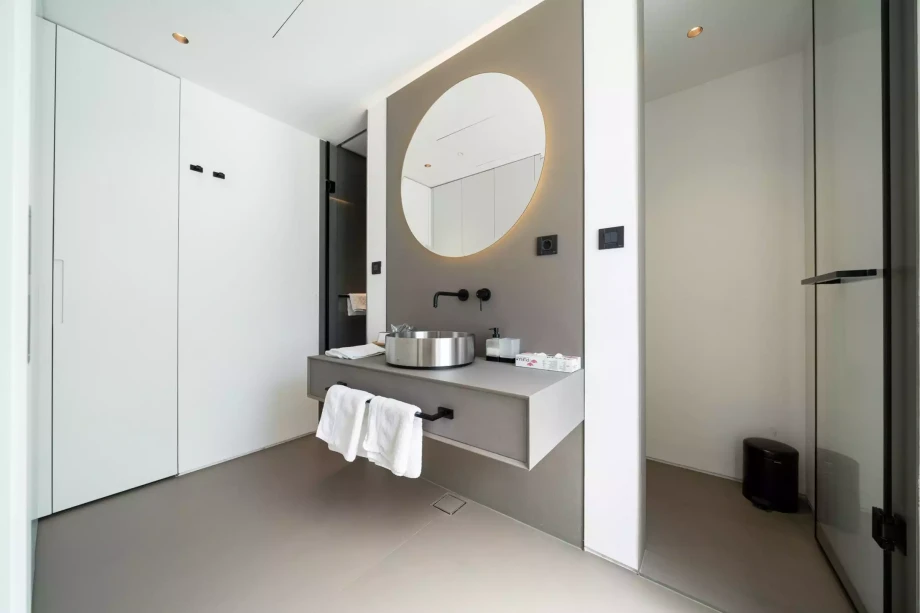 Modern Bathroom in Villa