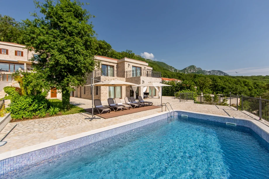 Pool Villa Reef Starfish in Budva