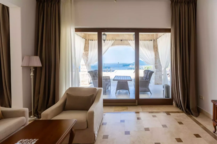 Villa Reef Tree living room with terrace access