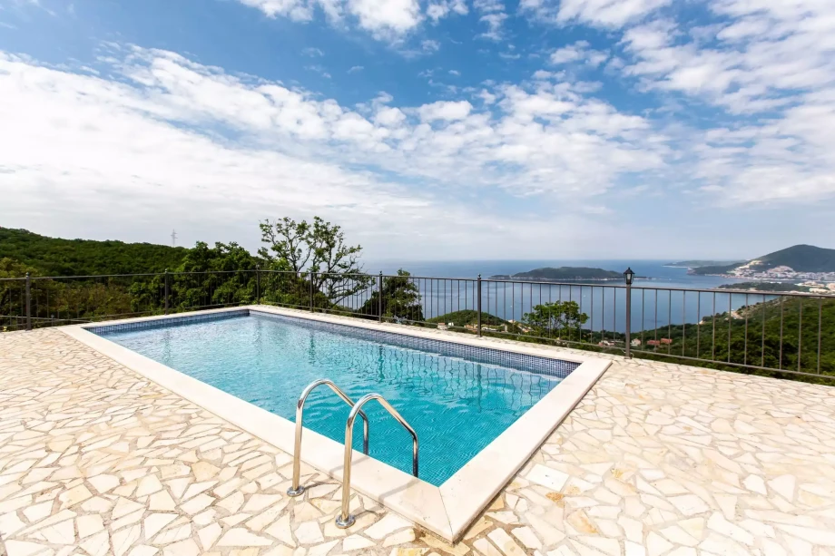 Montenegro villa with an outdoor pool and amazing sights of the surrounding sea and mountains