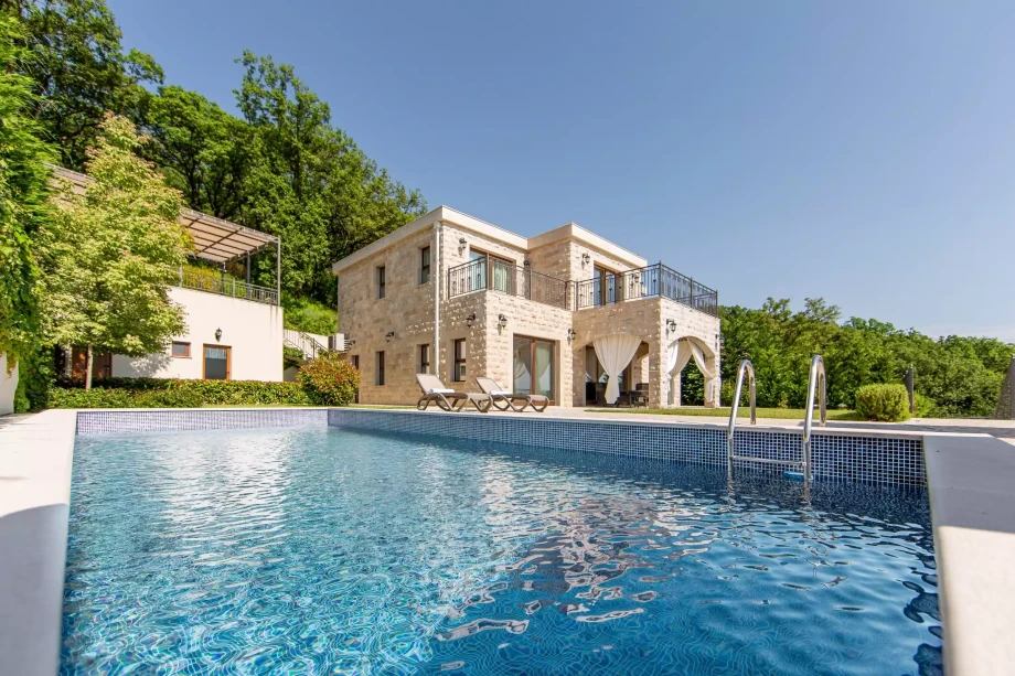 Outdoor pool in villa Reef Coral in Budva