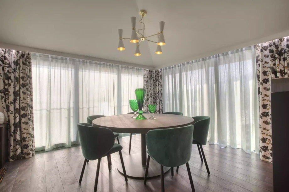 Modern Dining Room with Elegant Design