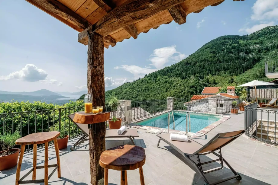 Amazing stone villa with pool in Kotor