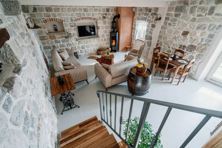 Modern and traditional charm in villa