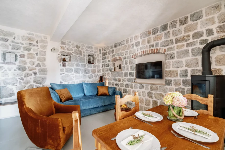 Room with dining table