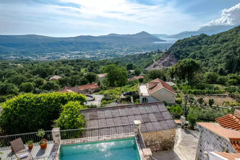 Villa with view in Montenegro