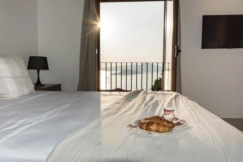 Bedroom with sea view