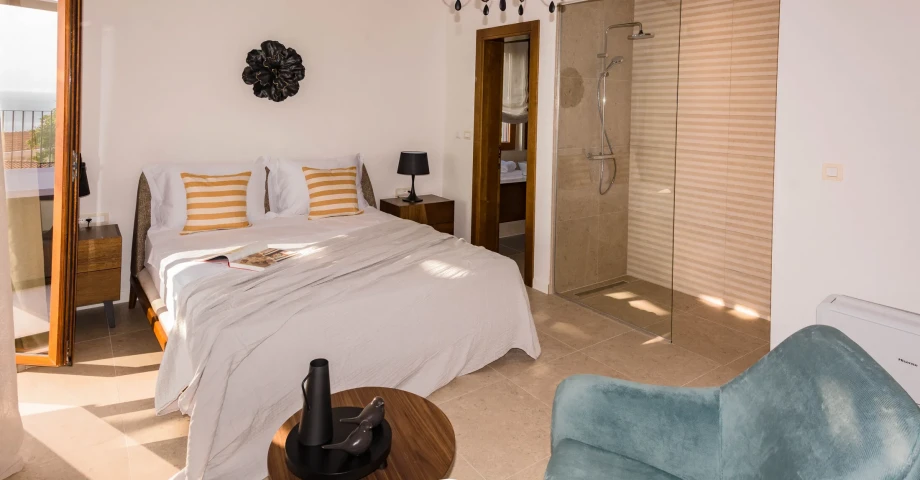 Lovely room in villa