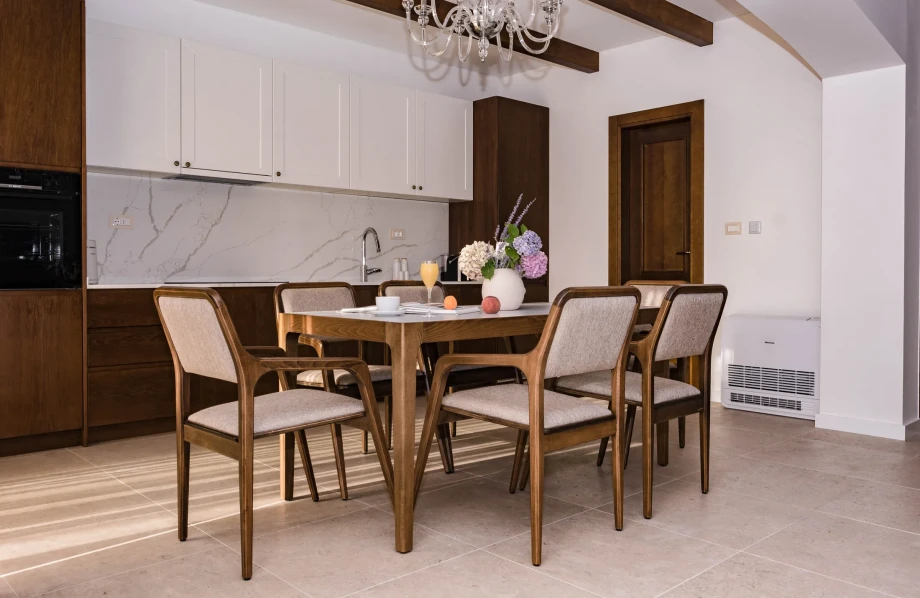 Kitchen with dining table