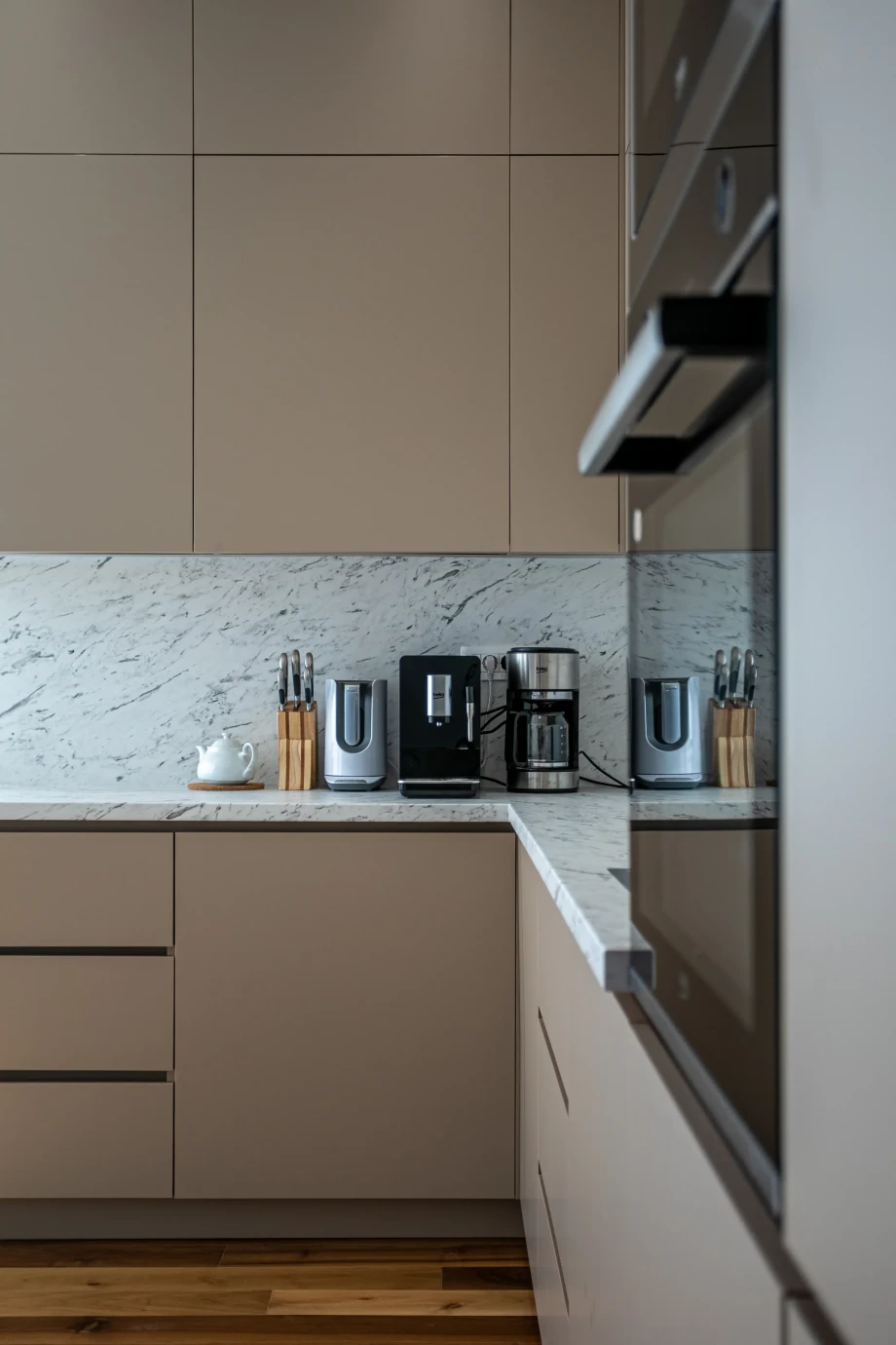 Fully Equipped Kitchen with Premium