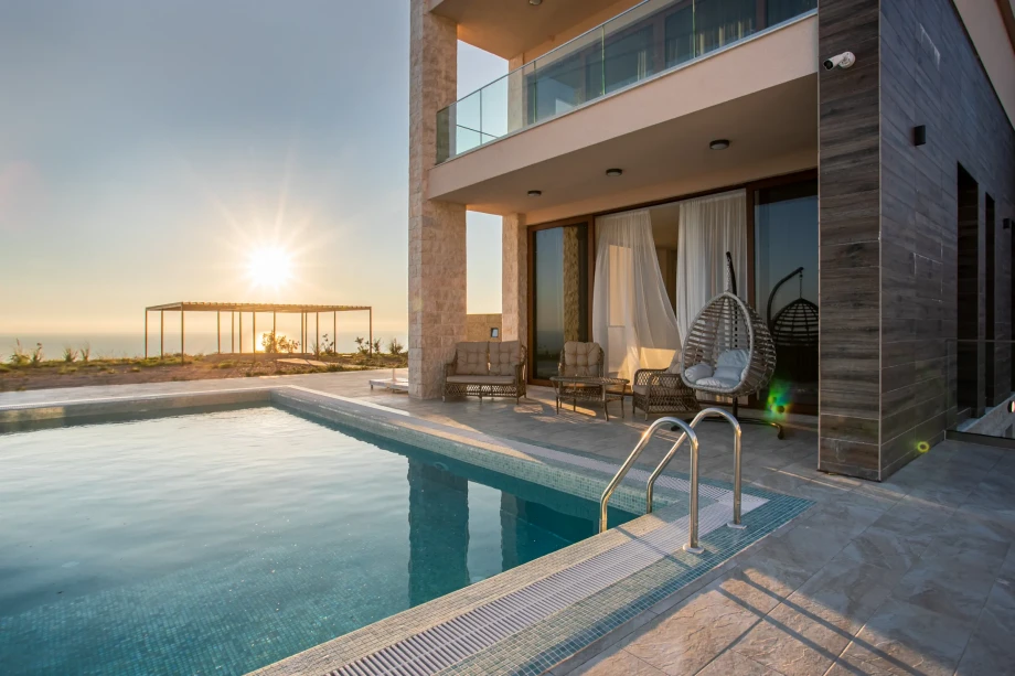 Villa Gama with Pool