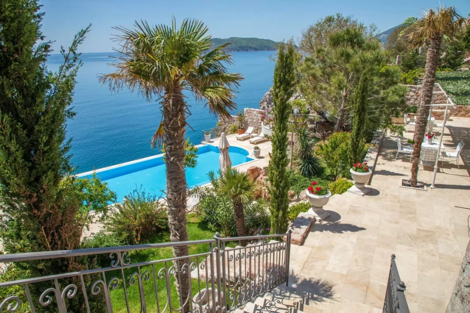 Luxury Ponta Melagrana with private pool