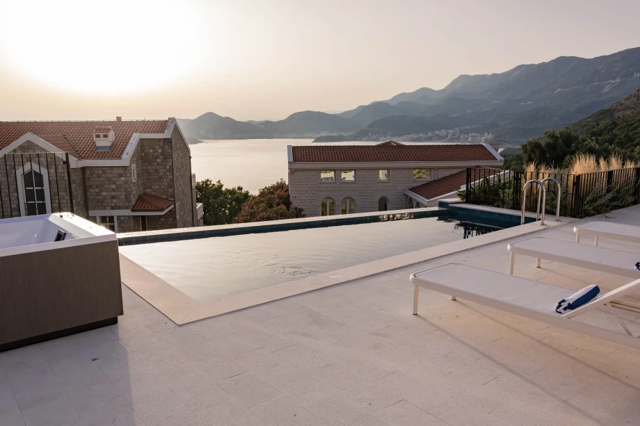 Villa with pool in Montenegro