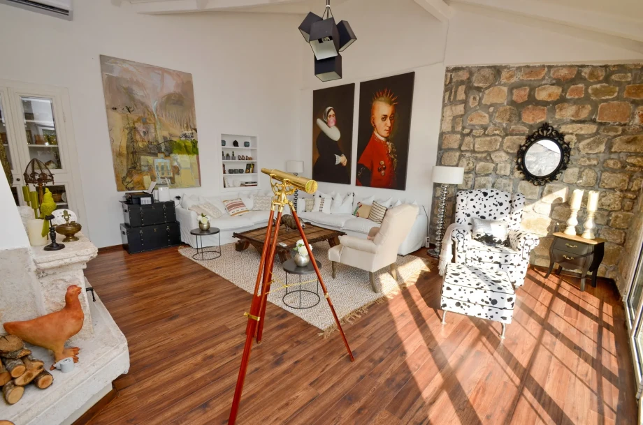 Comfortable Living Room in Villa Corazón del Perasto
