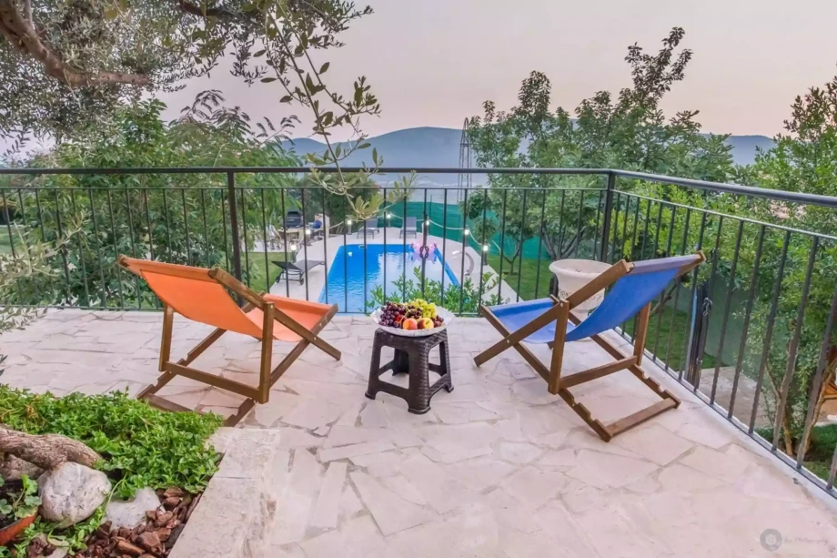 Villa Serendipity with Pool for large groups