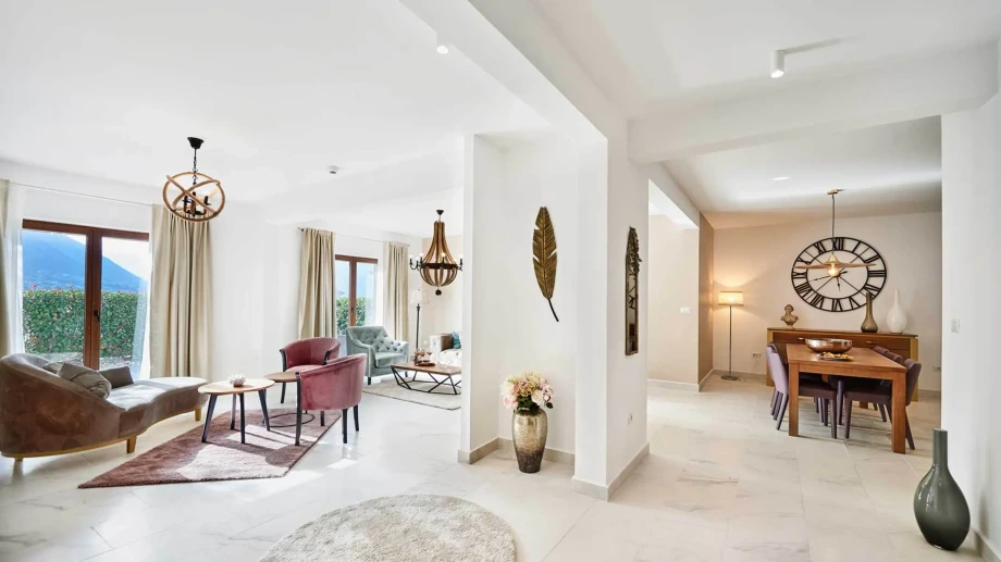 Bright room in private villa