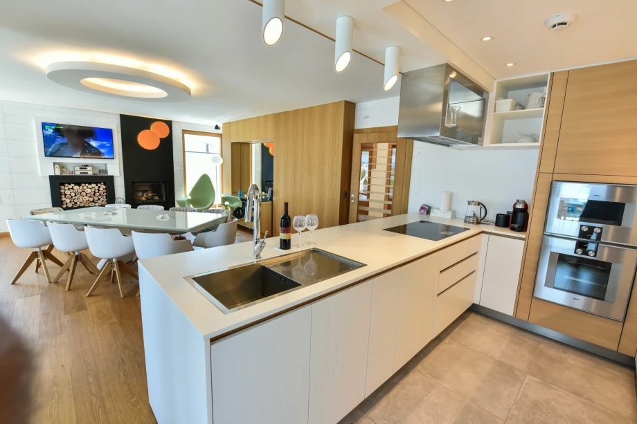 Fully Equipped Kitchen in Private Villa in Ulcinj