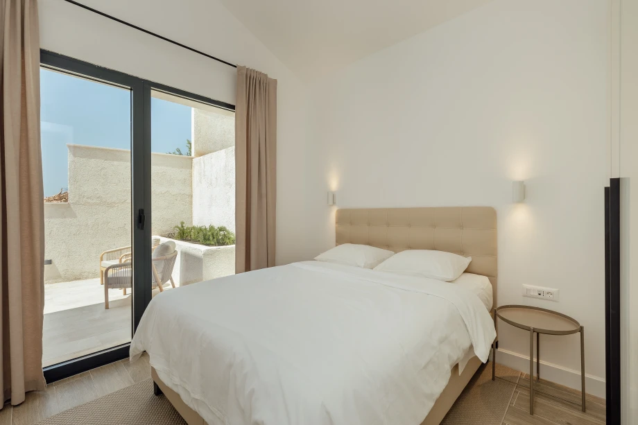 Spacious and elegant room in the villa