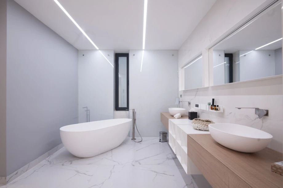 Modern Bathroom with Elegant Design