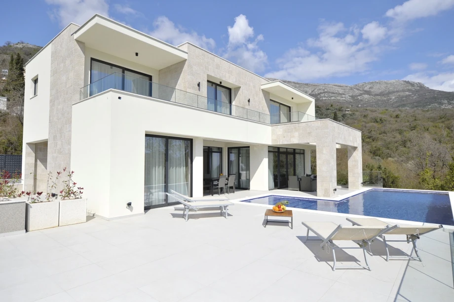 Starfish Retreat Villa with Pool