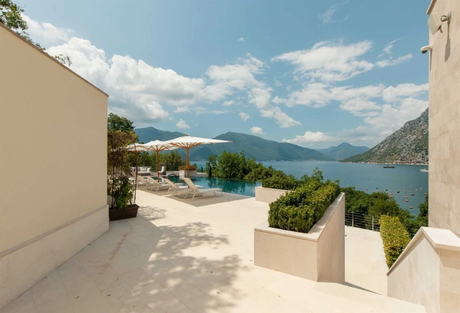 Luxurious Infinity Pool with Breathtaking Sea Views