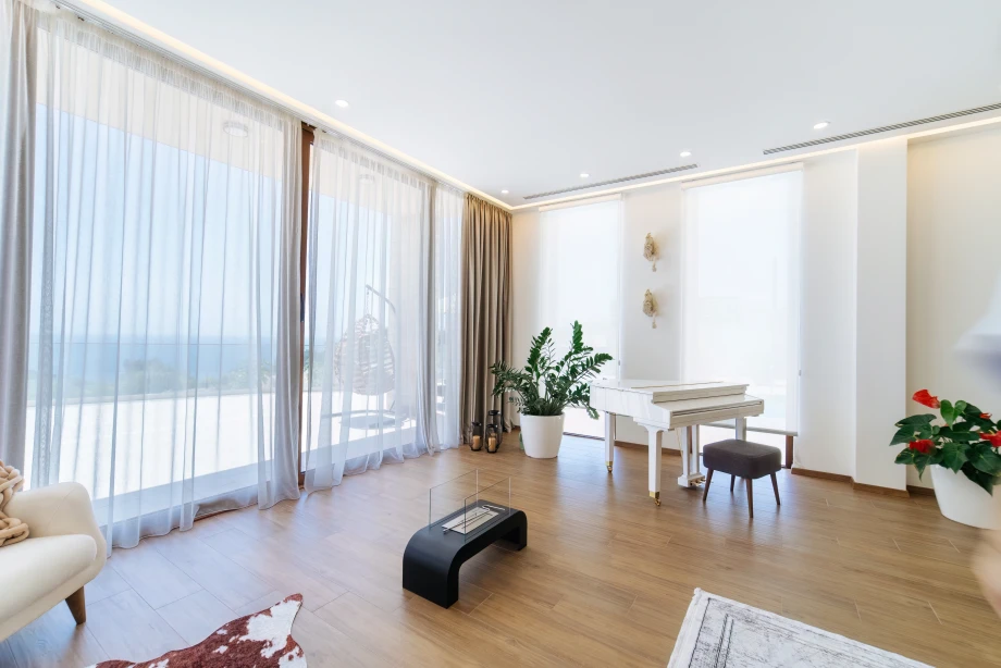 Expansive Living Room with Open Layout and Stylish Decor