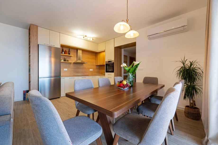 Elegant Dining Table Setup – Ideal Space for Shared Villa Meals