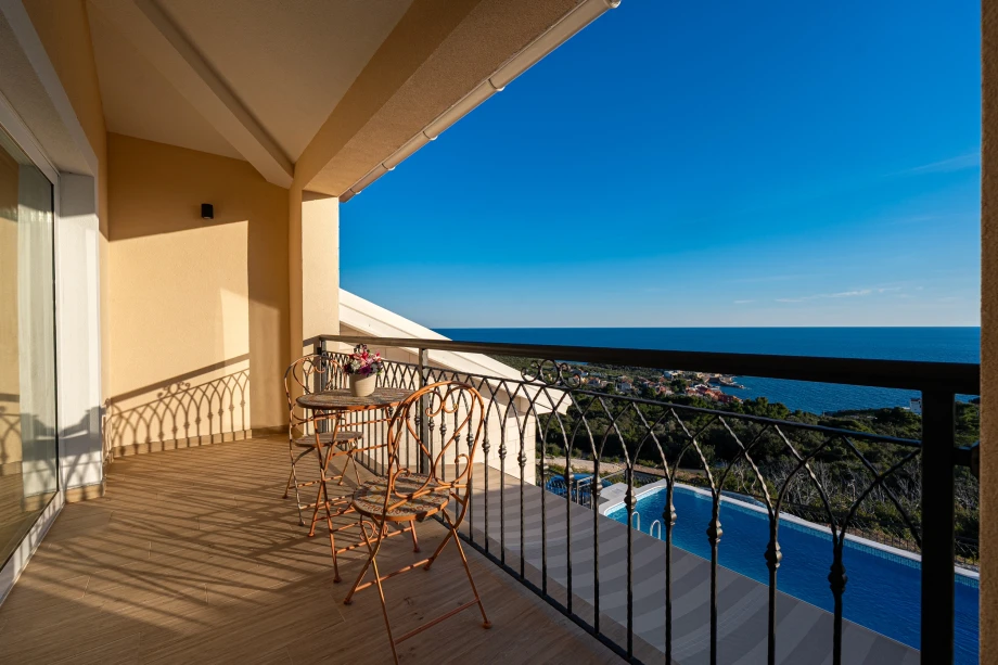 Terrace for Enjoying Peaceful Moments – A Scenic Spot to Unwind at the Villa