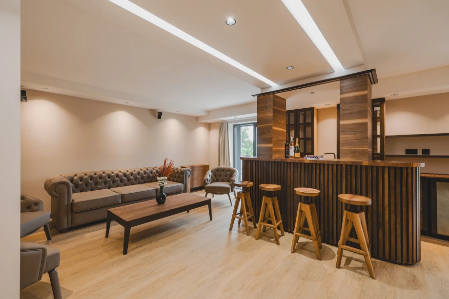 Rustic Sledge Decor in Modern Kitchen