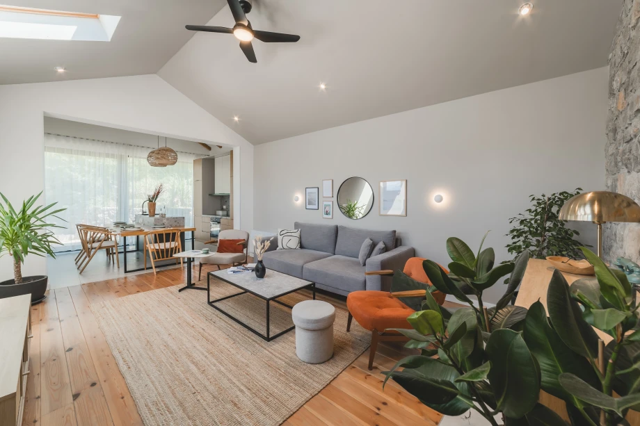 Airy Villa Living Room with Expansive Layout and Inviting Seating