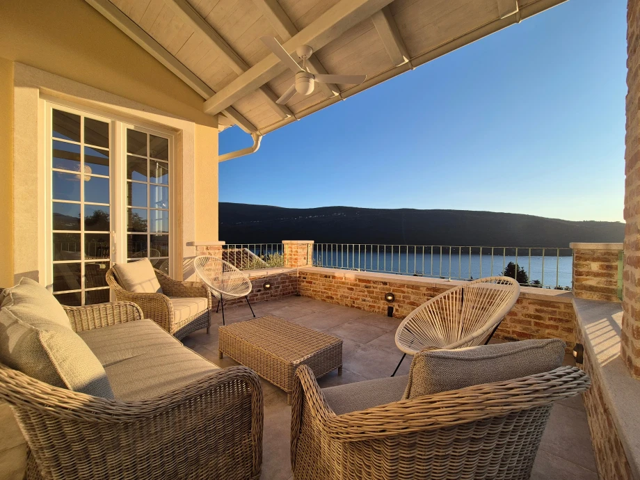 Villa Outdoor Terrace