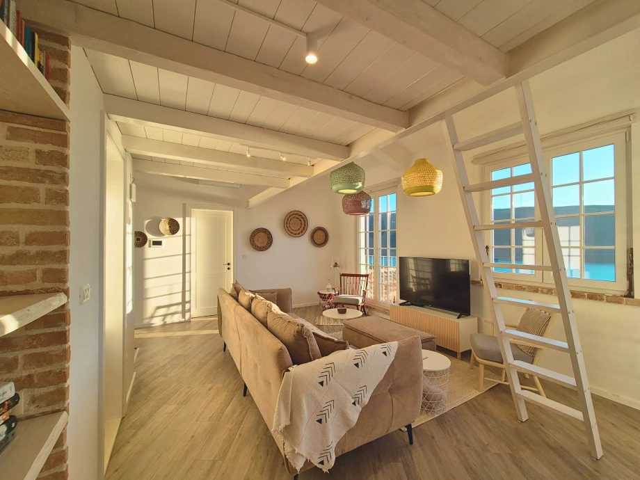 Spacious Upper Lounge Space