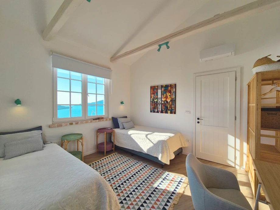 Villa twin-bed room
