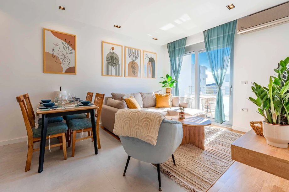 Curated Living Room Décor Details at Azure Echo Retreat