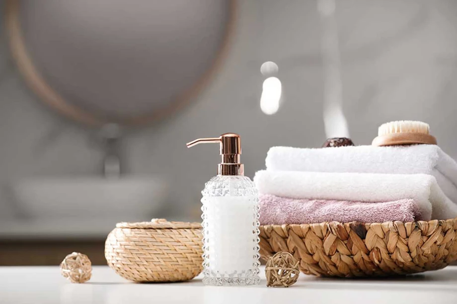 Refined Bathroom Décor Details at Azure Echo Retreat